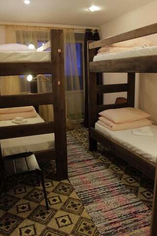 Хостел Мой Мир Пермь  Кровать в общем номере для женщин с 4 кроватями-2